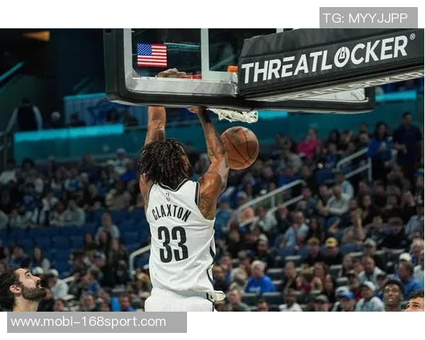 克拉克斯顿全能表现助球队获胜9投7中贡献15分9板4助3断3帽正负值1